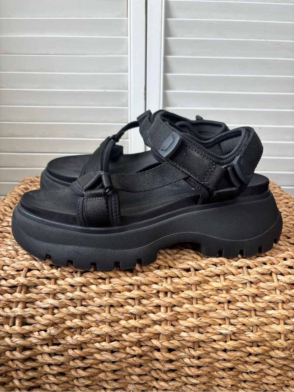 Zara Black Chunky Strappy Platform Sandal Sandal EU 38